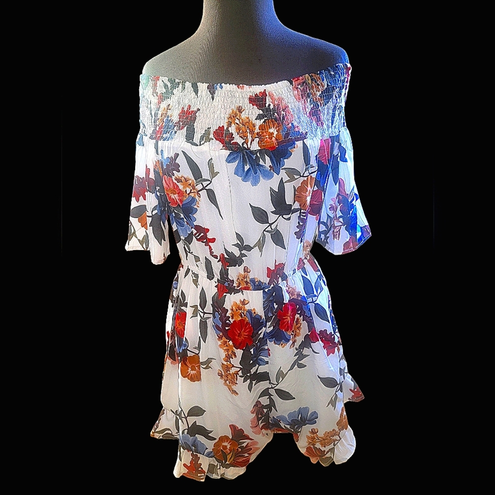 SIZE MEDIUM FLORAL ROMPER